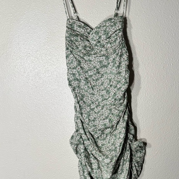 Nwt pretty little thing scrunched sexy maxi dress floral  print with slit size2 - Picture 14 of 17